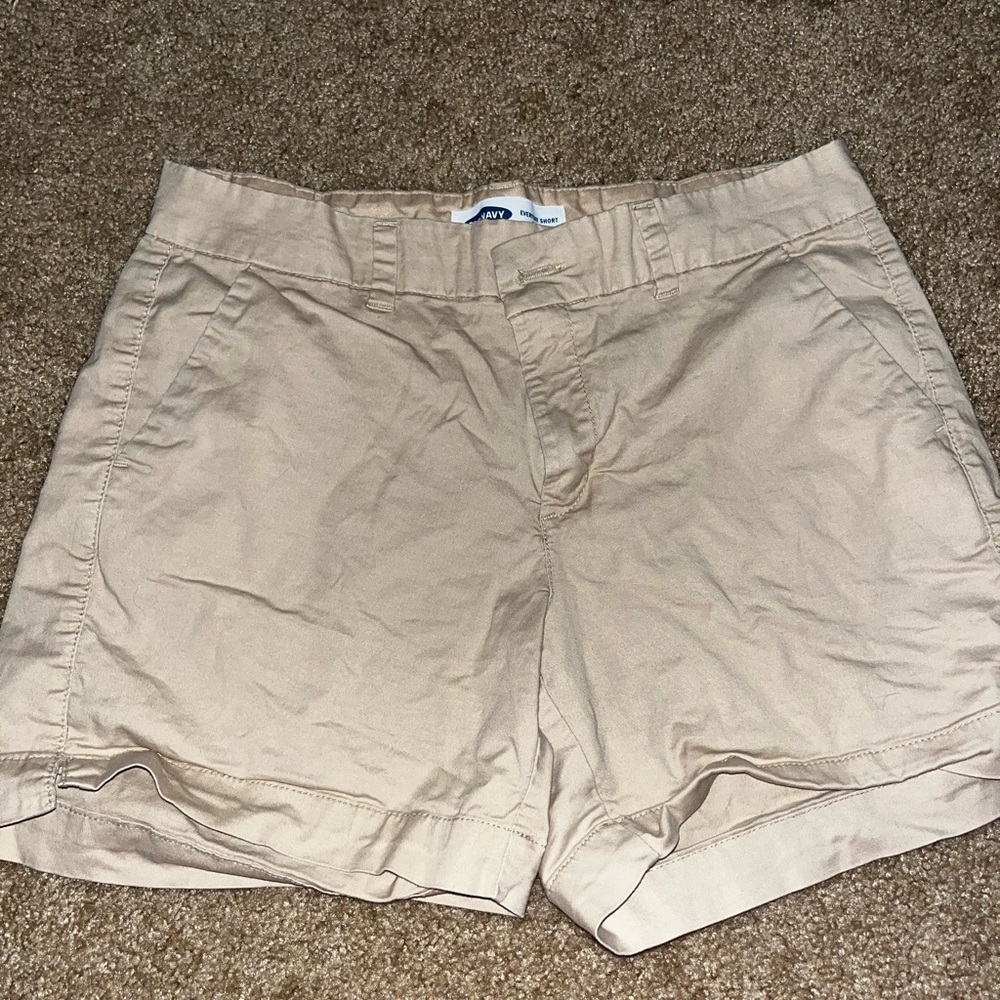 Everyday short size 10 mid rise khaki color